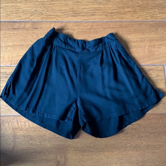 Black high waisted shorts - Picture 1 of 4